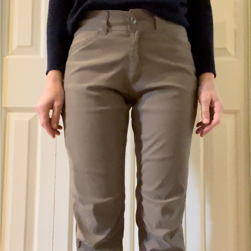 Seirra Designs INYO stretch pants. Tan colour, women’s size S.